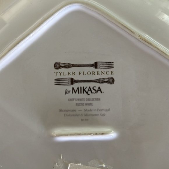 Four (4) Dessert/Salad Plates by Tyler Florence made by Mikasa. Retired pattern. - Picture 2 of 2